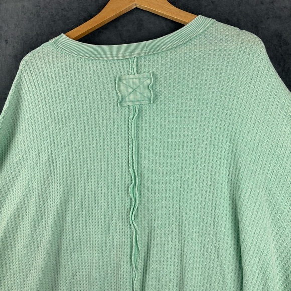 NWT Easel Los Angeles Light Blue Oversized Long Sleeve Waffle Peace tee sz Small - Picture 10 of 11